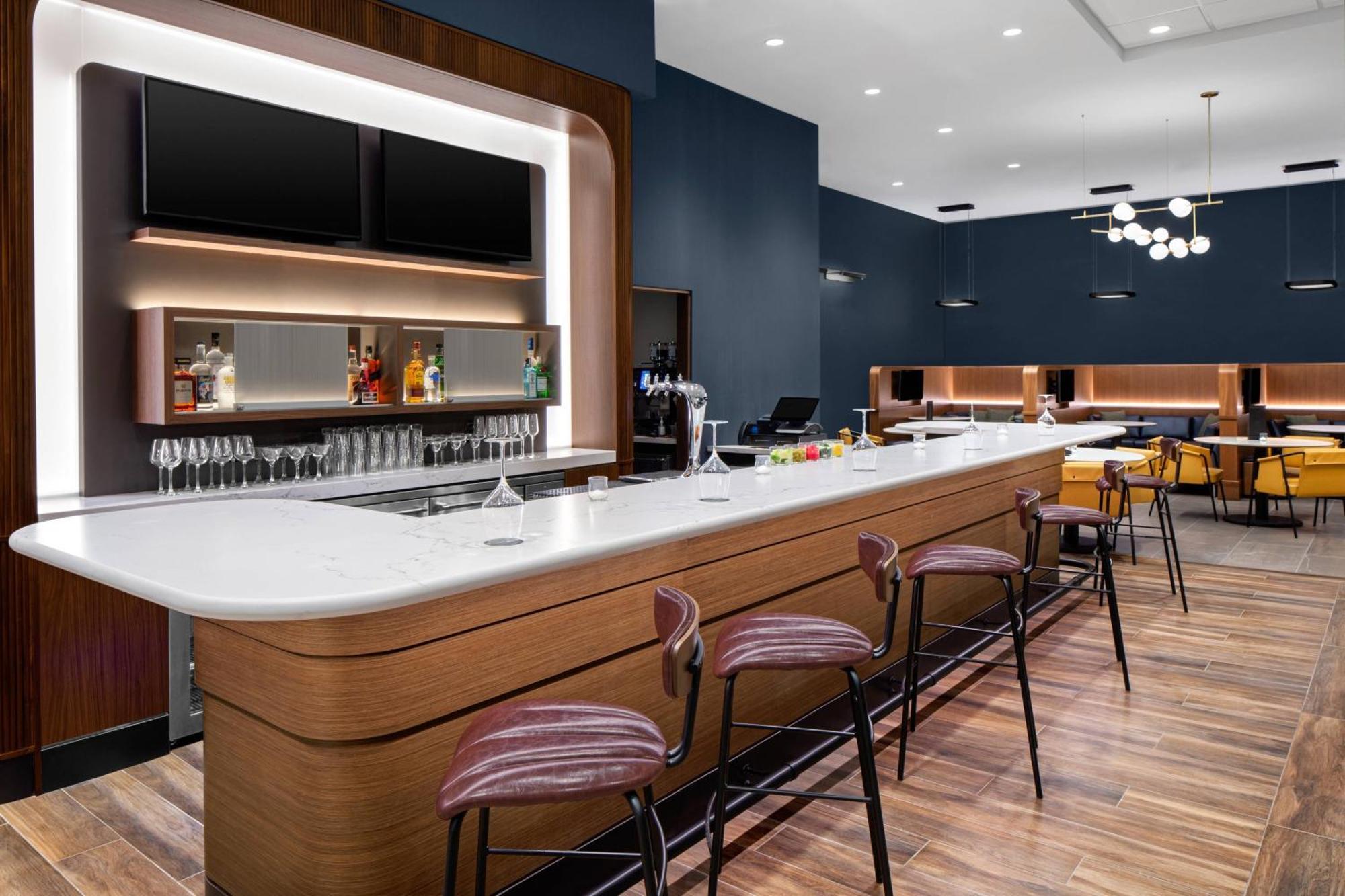 Hotel Courtyard By Marriott Lansing Downtown Extérieur photo